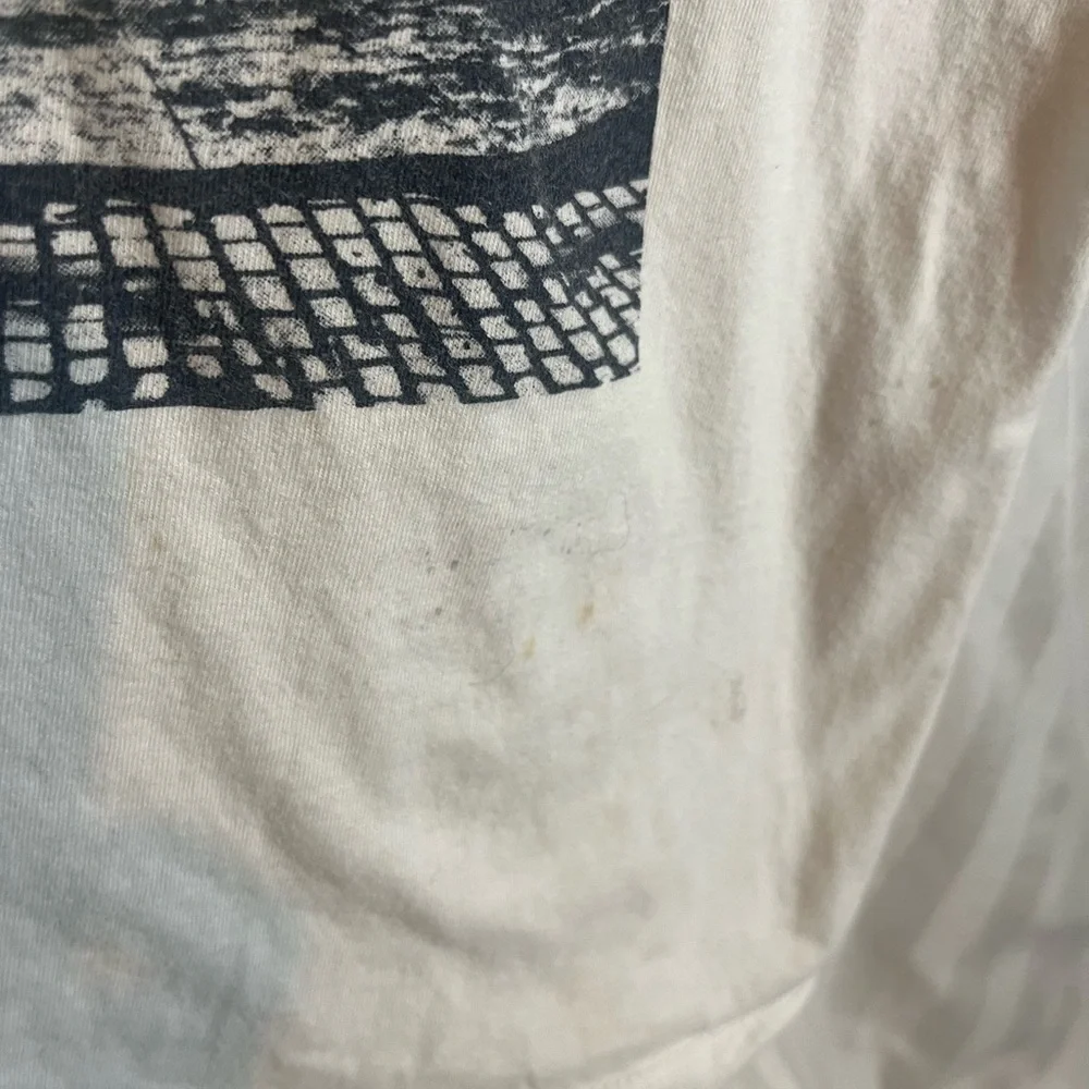 Old‎ Navy Classic White Tee